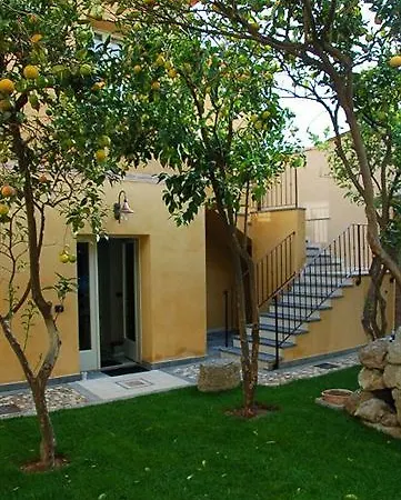 La Corte Di Lucina فندق