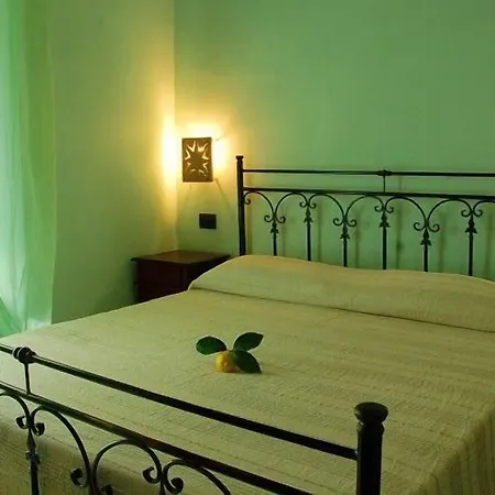 La Corte Di Lucina Hotel *